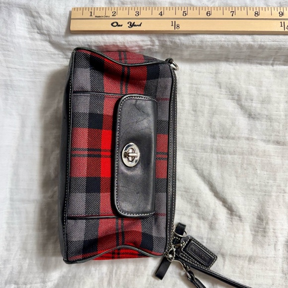 Coach Vintage Y2K Rare Red Wool Tartan Plaid Leather Demi Shoulder Bag - Picture 8 of 10